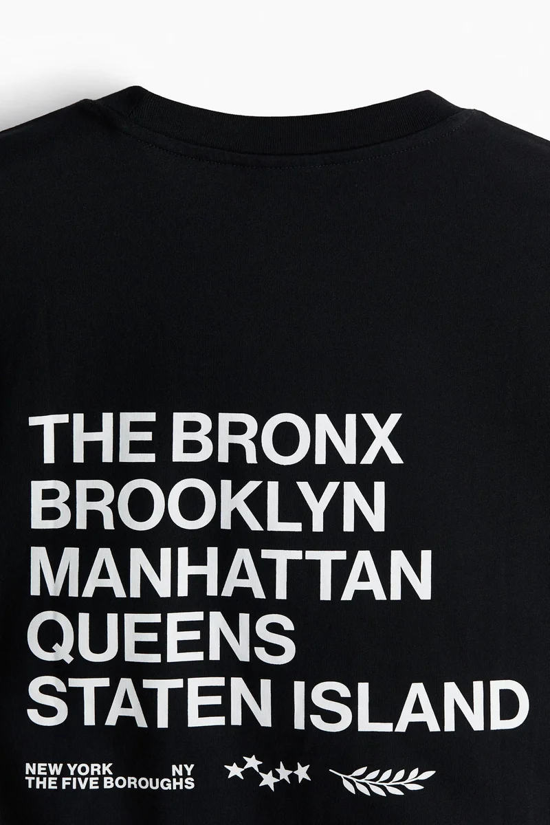 اتش اند ام تيشيرت مطبوع بقصة واسعة